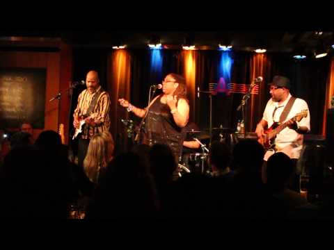Dorrey Lin Lyles feat by JC Dook Trio live im A-Trane 28.03.2014