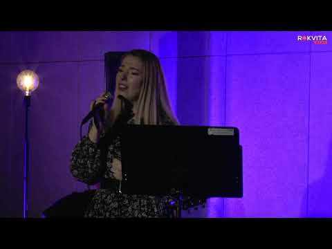 Agata Wojtal z zespołem KONCERT