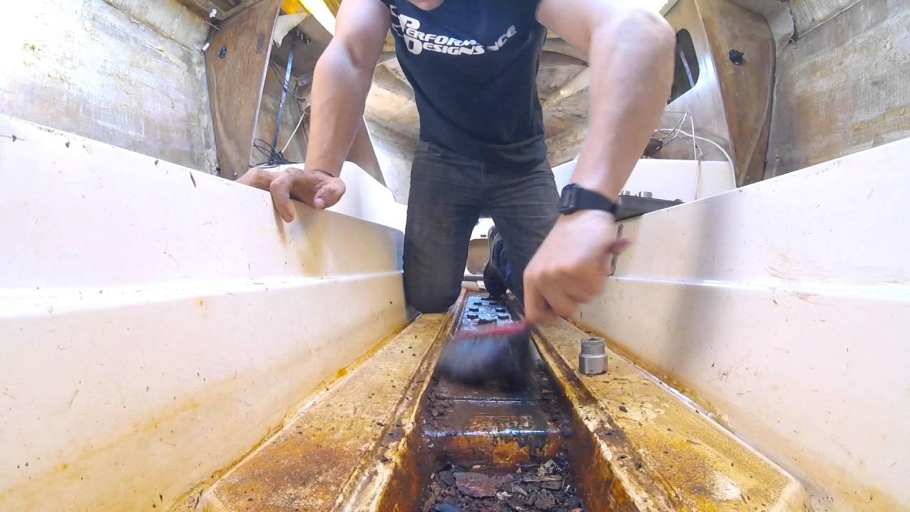 A Frantic Sailboat Restoration - Episode 2 - The Stripdown Part 2