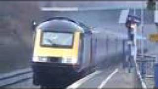preview picture of video 'First Great Western HST in the rain at Goring & Streatley'
