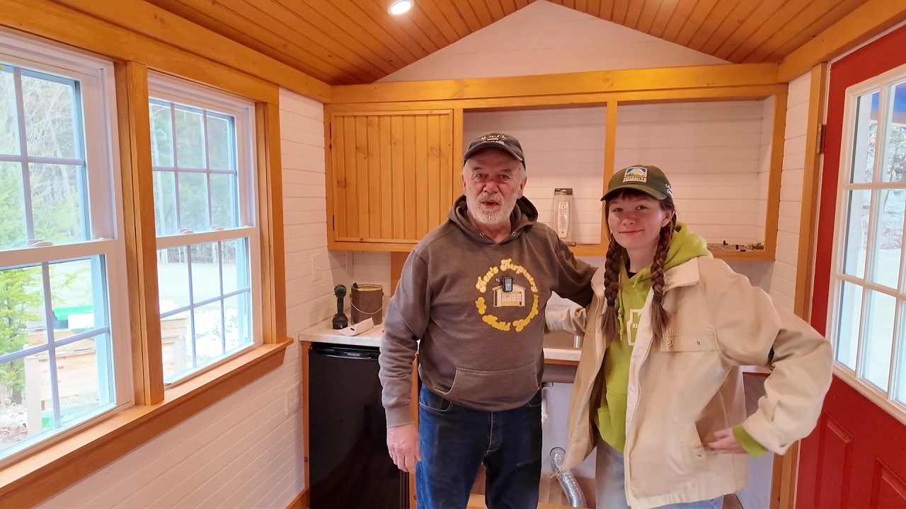 Lauren Starts a Door and (Ratchet Jawin') With Chad and Dan On Site