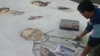 preview picture of video 'VIDEO: Dipinto in gessetto di PAPA Francesco realizzato dai Madonnari - Nocera Superiore (SA) 2013'
