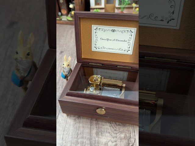 Vídeo relacionado con Sinzyo Anastasia-Once Upon a December Caja de Música de Madera Vintage Navidad San Valentín Cumpleaños Regalo (Caja de Madera roja)