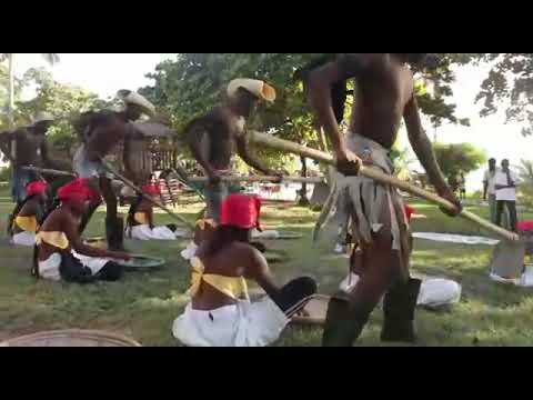 Azaka💃Travay map travay oooo zaka Mede map travay svèk yo tande eeee🤷‍♂️🤷‍♂️🤷‍♂️