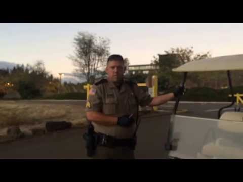 Vanilla City PDX Interviews Police At Umpqua Community College Crime Scene