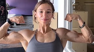 18 years old teen muscle girl flexing her muscle