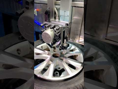 The diamond cut wheel repair machine with tire on DCM28P-M #rimrepair #wheelrepair