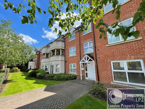 2 bed, 2 bath 1st floor flat is Ruislip near tube station(s), HA5