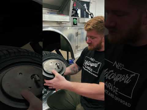 Flatbed F-450 Gets AIR Suspension! #mechanic #fordtrucks
