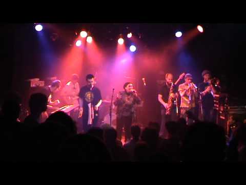 Doreen Shaffer & Moon Invaders Dance Ska La part 6