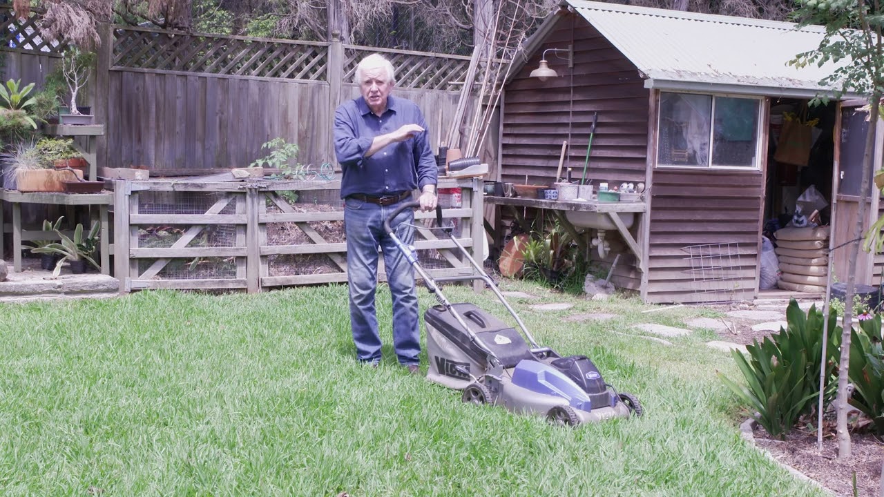 Learn from Graham Ross and get his lawn mowing tips