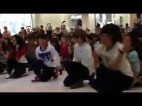 [120501] X5 Girls at Crescent Mall - Flash mob