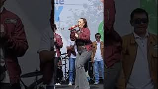 Download lagu Zaskia Gotik Comeback Perdana Manggung... mp3