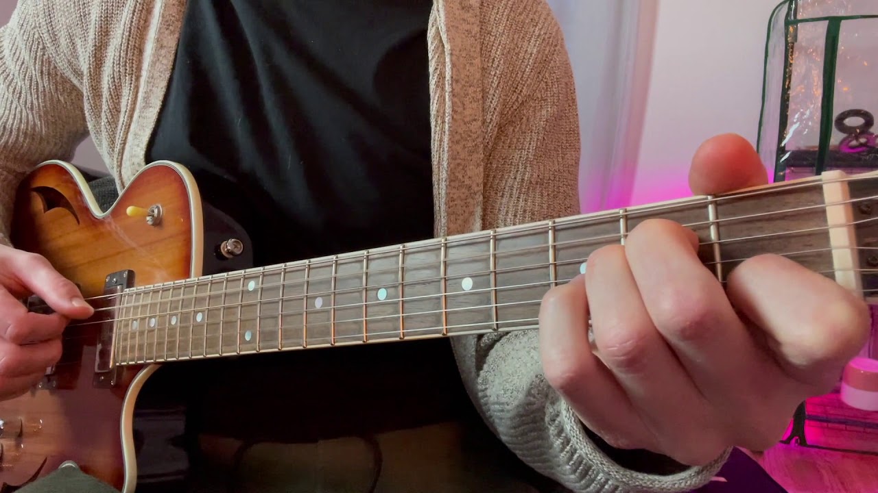 Roberto Barlocci playing a fingerstyle MelodyChords arrangement of Hurt on solo guitar