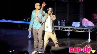 Big Sean and Chris Brown Perform &#39;My Last&#39; at Cali Christmas