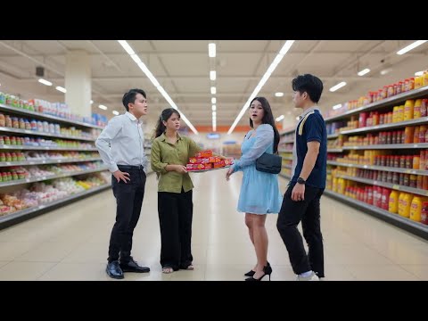 The Chairman's Wife Went Street Selling Goods, Was Recognized By Her Old Love Rival, And Insulted...