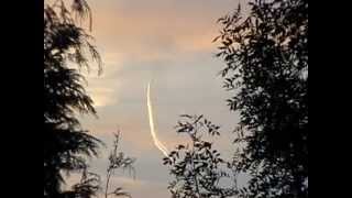 ROCKET CHEMTRAIL CAPTURED IN HERTFORDSHIRE!!