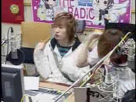 Sukira 2006.12.15 - Sitting 'dance'