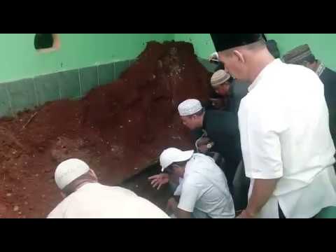 ANTARANEWS - Prosesi pemakaman musisi Dian Pramana Poetra