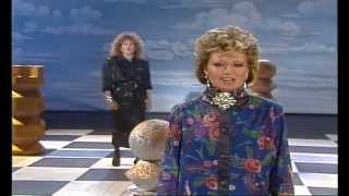 Elaine Paige &amp; Barbara Dickson - I Know Him So Well 1985