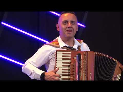 Jovica i Grupa Molika-  Pavle mi pie (Art Studio Production Live TV Show)