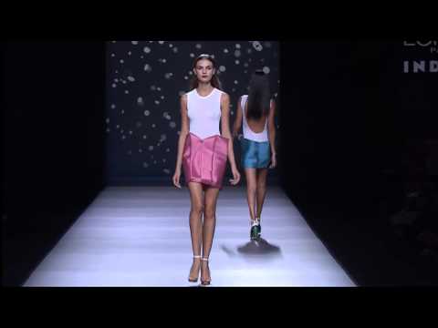 MBFW Madrid | DESFILE DE AMAYA ARZUAGA - Edición 2012