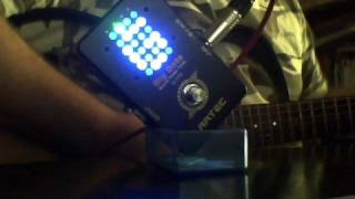 Video thumbnail for Artec SE-PTN Big Dots Matrix Pedal Tuner by David van Lochem