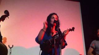 Tracy Bonham performs new song "GoneGoneGone"