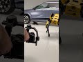 Wat hebben deze robothond en deze auto met elkaar te maken?