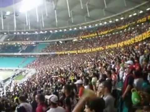 Torcida do Vitória - Vitória 2x1 bahia 28/04/13 (Canto: "Vi-Tó-Riaaa lalaiaa")
