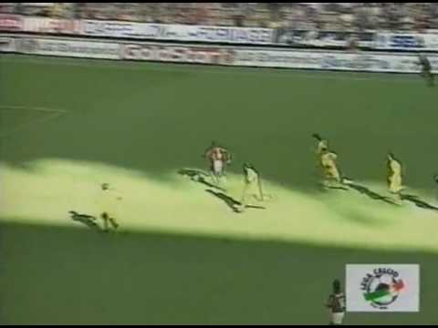 George Weah Wonder Goal 4-1 AC Milan vs Verona 1996/97