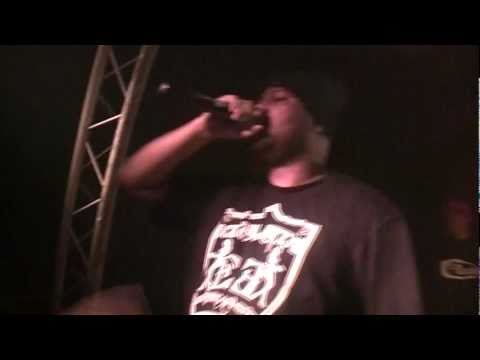 U-Niq ft Feis - Klein, Klein Jongetje Live @ Zenith Dendermonde 18/03/11 HD