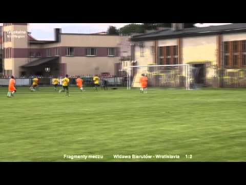 Mecz Piłkarski  Widawa Bierutów kontra Wratislavia  fragmenty 18 sierpnia 2013
