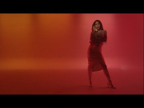 Charlotte Dos Santos - Hello Hello (Official Video)