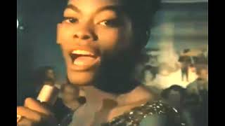 DIONNE WARWICK  &quot;WALK ON BY&quot;  LIVE  1963