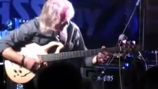 Victor Wooten watches Carles Benavent