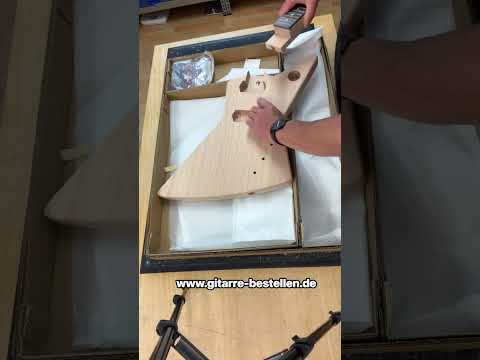 E-Gitarre Bausatz Explorer Style II Custom Mahagoni