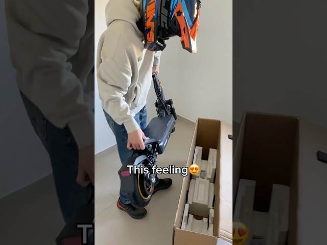 Vídeo relacionado con Patinete Eléctrico Ausom K20 Pro, 90/70km Autonomía, Batería 48V 18Ah/13,5ah, Suspensión ShocFree, Neumáticos 10", Frenos de Disco+E-ABS, Scooter eléctrico (K20)