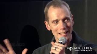 Doug Jones on Acting Inside His Amphibian Suit - THE SHAPE OF WATER