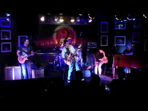Danielle Nicole w Albert Castiglia "Bring It On Home To Me" The Funky Biscuit, 12-7-2015
