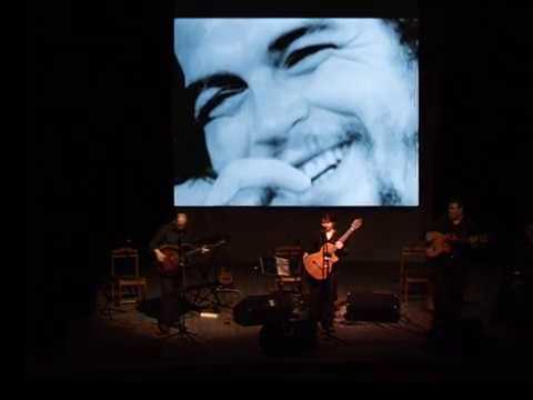 CHE CON LAS CARTAS A LA VISTA