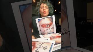 Chatting away and signing! 🖤🖤🖤 signed them all personally full name and heart