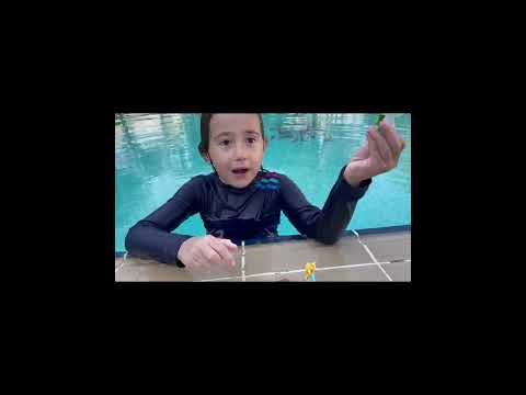 Maryam and Mubina at the swimming pool. Mubina found someting amazing😄😄