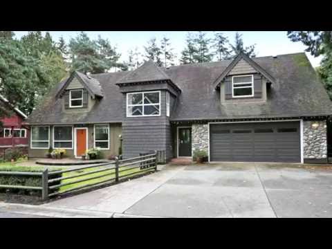 Beautiful Home in South Surreys Bell Park! (VIRTUAL TOUR)