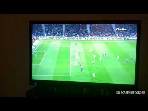 Lyon vs psg-but extraordinaire de Lavyn Kurzawa dans le temps additionnel de la première mi-temps