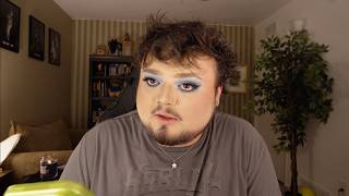 Dr*nk Makeup While I Read Haunted Thrifted Item Stories on Reddit
