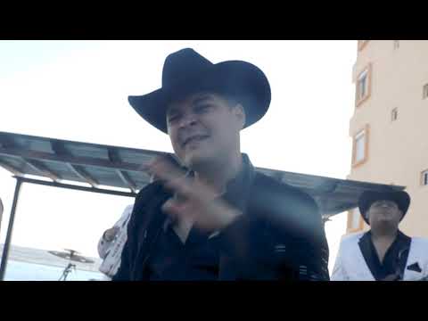 Alfredo Soto "El juarense" FT.  Roberto JR / Andamos Al Millón