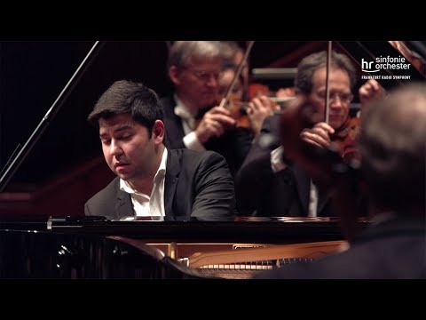 Schostakowitsch: 1. Klavierkonzert ∙ hr-Sinfonieorchester ∙ Behzod Abduraimov ∙ Aziz Shokhakimov