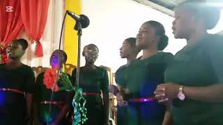 Pour souligner les 21 ans du groupe B.D.J de Dieu de Faucaut" Medarn organisé une soirée d'adoration