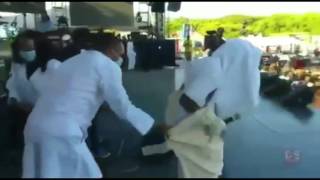 TOMMY LEE DEM HEAD WE A TARGET